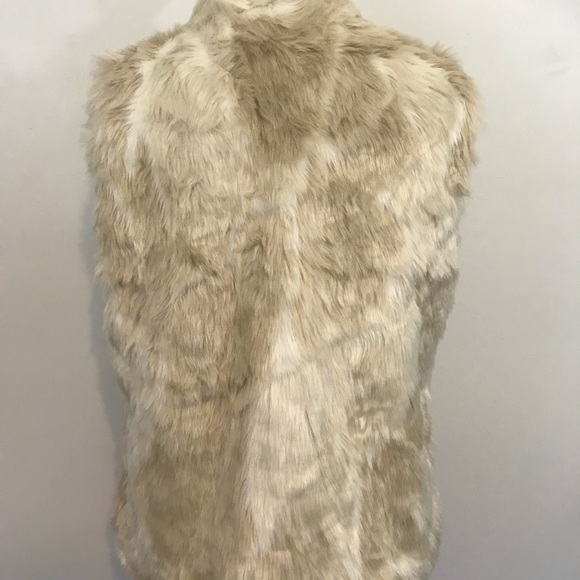 Jack by BB Dakota NWT faux fur vest Size M - Picture 6 of 7